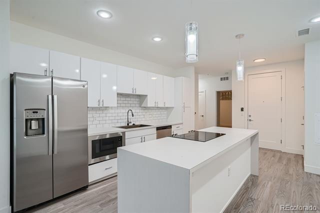 Building Photo - 3500 S Corona St