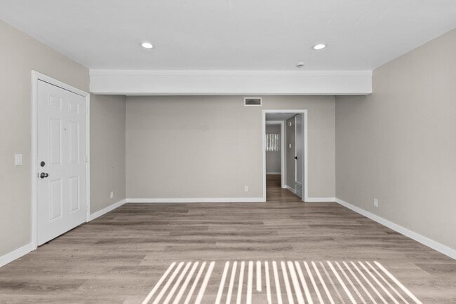 Foto del edificio - 8101 Larson Ave