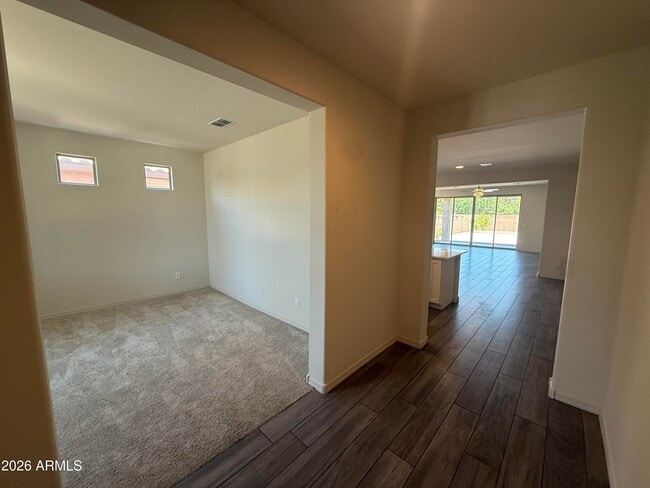 Foto del edificio - 22820 E Marsh Rd