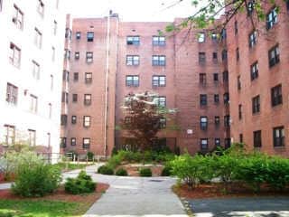 Primary Photo - Laurelwood Place Apartments