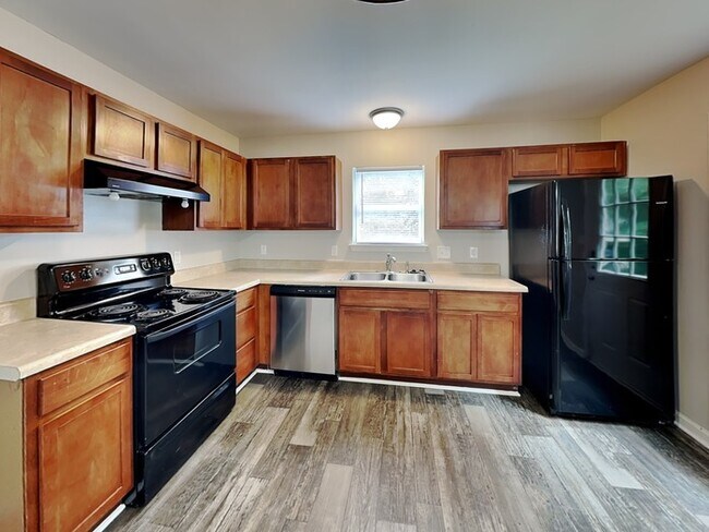 Building Photo - 409 Kirby Dr