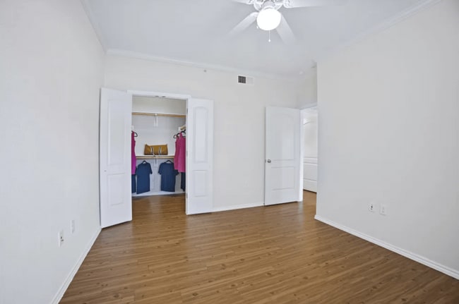 Building Photo - Ten 06 at Joshua Station Apartments