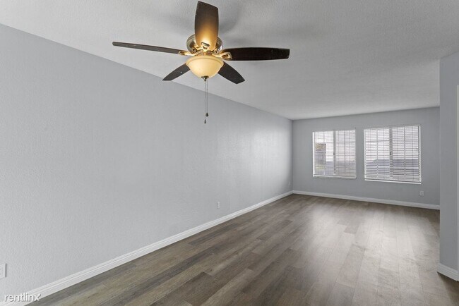 Foto del edificio - 2 br, 2.5 bath Townhome - 178 West Walnut ...