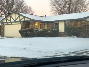 Building Photo - 3237 S 137th E Ave