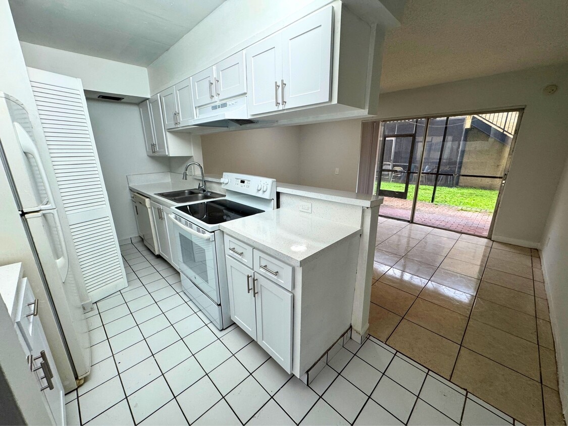 Foto principal - 4425 Treehouse Ln