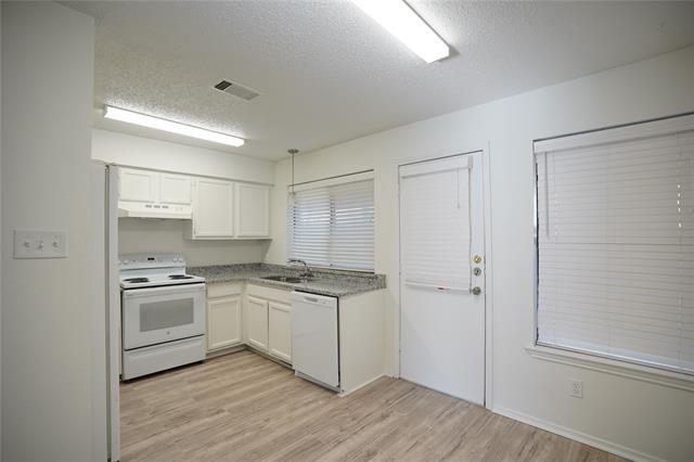 Foto del edificio - 801 Bluebonnet Dr