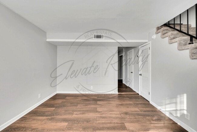 Foto del edificio - Two Bedroom Duplex near Trinity Hills in Nashville!