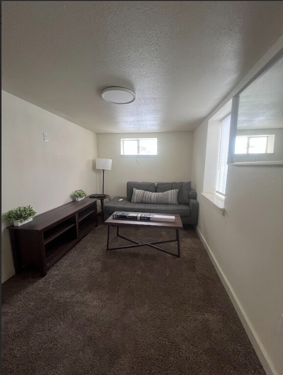 Foto del edificio - 1206 Gregory Way