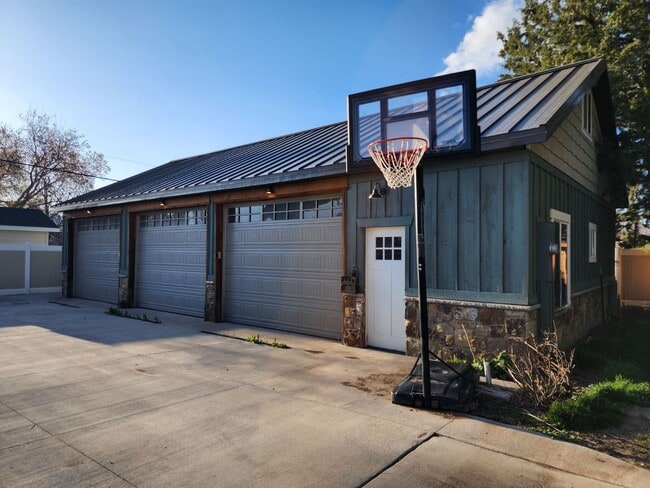 Building Photo - Charming Updated Payson 3bd 2ba Home