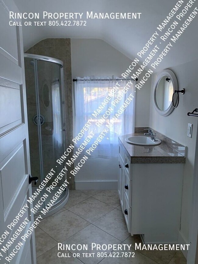 Foto del edificio - *Santa Paula  1 Bed/1 Bath* Available Star...
