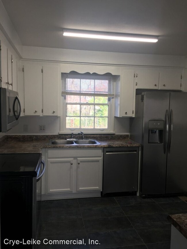 Building Photo - 3 br, 1.5 bath House - 7456 Stacy Drive