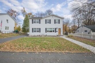 Building Photo - 8 Loran Ct