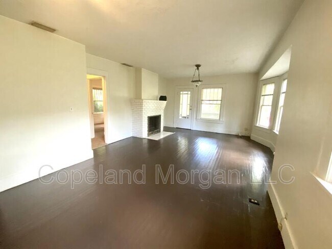 Building Photo - 718 14th St N