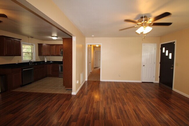 Foto del edificio - 2413 Hunt Club Rd