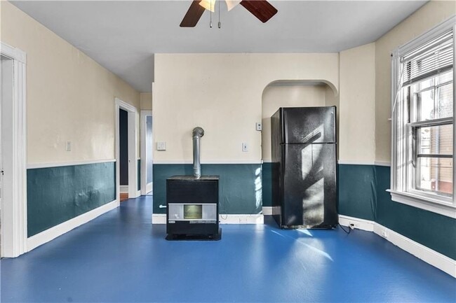 Building Photo - 266 Sayles Ave