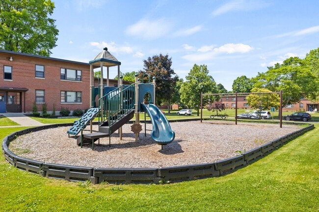 Interior Photo - South Wedge Commons