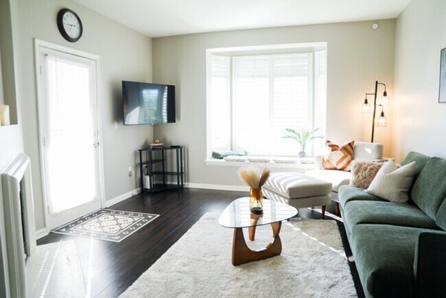 Foto del edificio - THE UPTOWN | Modern | Furnished | Bankers Hill Condo | Across from Balboa Park