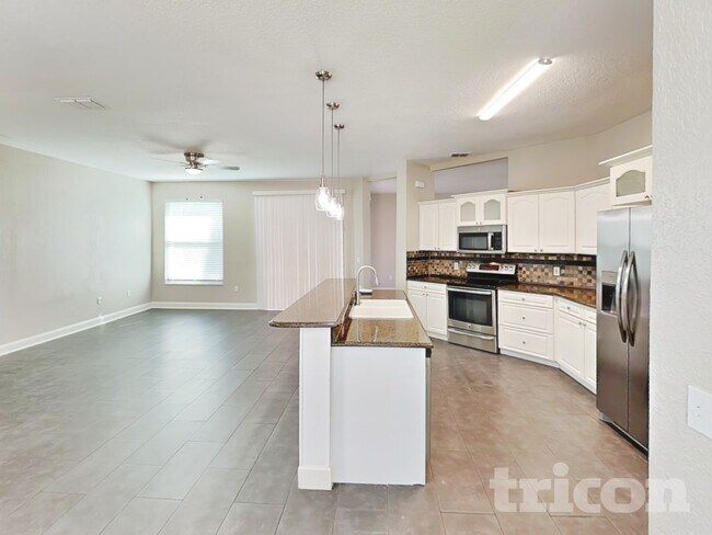 Building Photo - 3012 Forest Hammock Dr