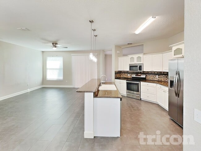 Foto del edificio - 3012 Forest Hammock Dr