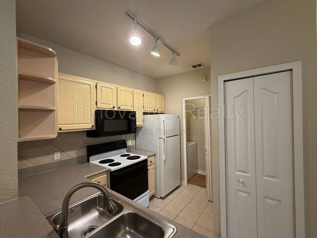 Building Photo - 1375 Lake Shadow Cir