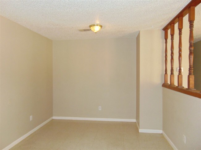 Building Photo - 808 Mildred Ave
