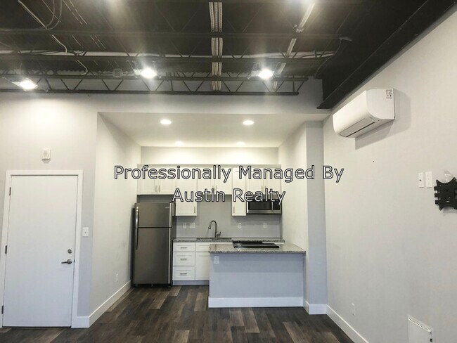 Foto del edificio - 4650 Hampton Ave