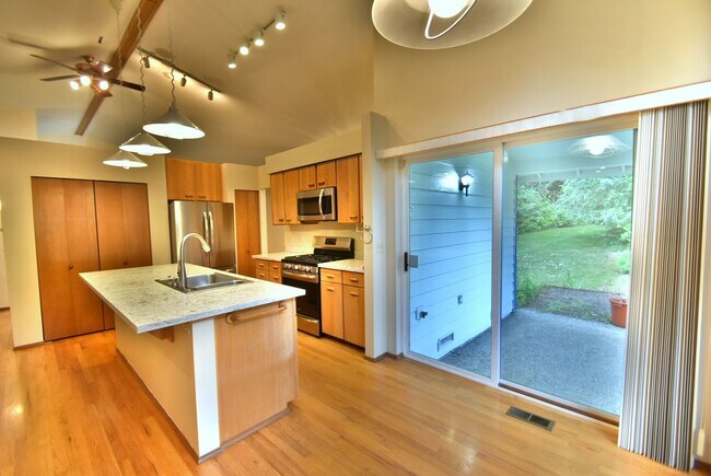 Foto del edificio - 3bd/2ba Woodinville Home