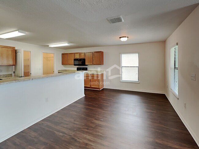 Foto del edificio - 750 Chatham Walk
