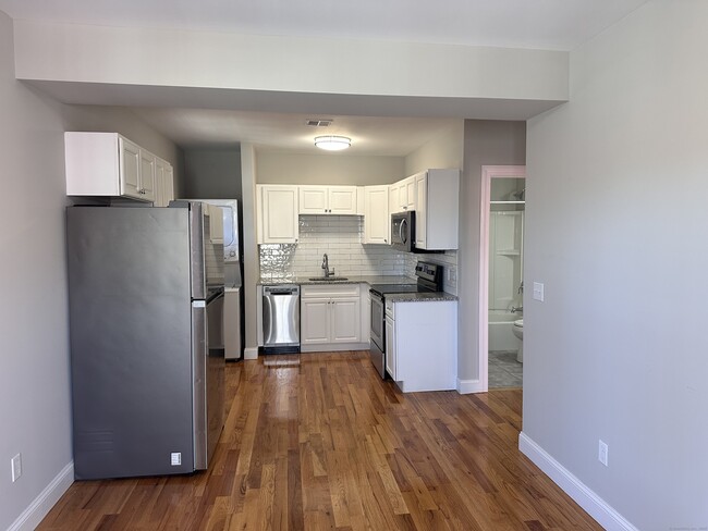 Building Photo - 41 Darina Pl
