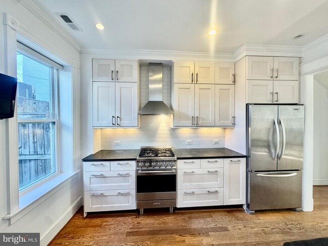 Foto del edificio - 769 Kenyon St NW