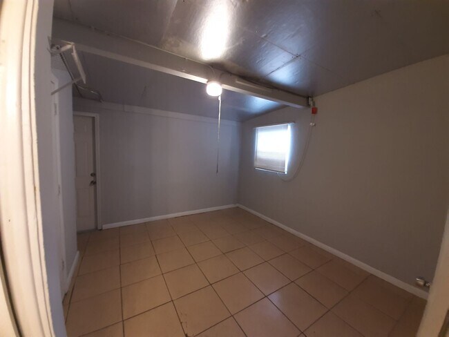 Foto del edificio - 2170-2172 Davis Court