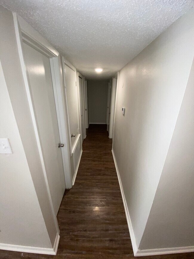 Building Photo - 101 Briarfield Cove
