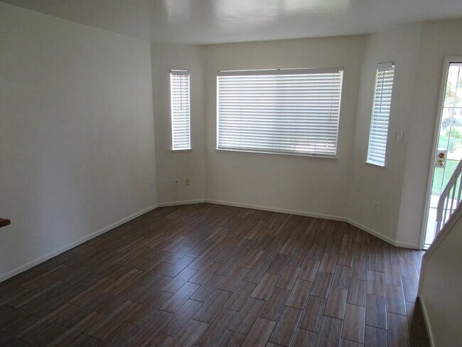 Foto del edificio - 2600 Brookside Dr