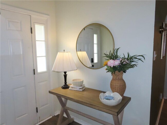 Foto del edificio - 9471 Homestead Dr S