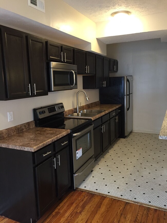 Building Photo - Parkview Apartments LLC