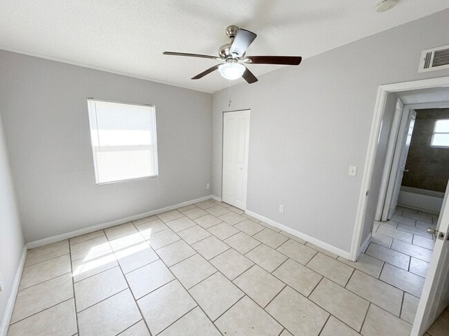 Building Photo - 740 W Robinson St