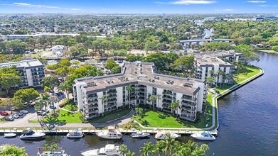 Building Photo - 1000 River Reach Dr