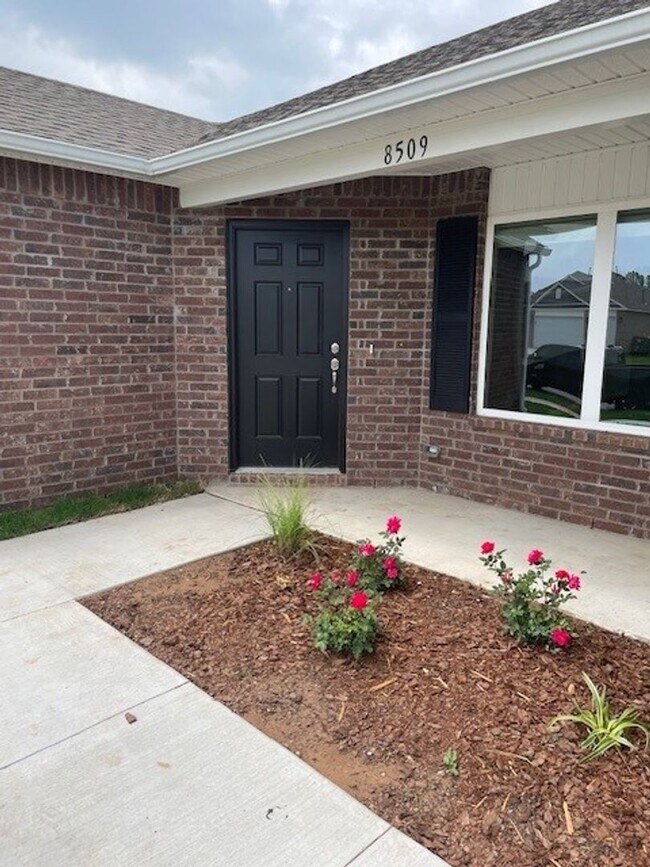 Foto del edificio - Beautiful new 4 bedroom in Bixby