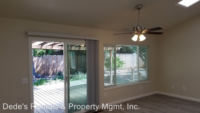 Building Photo - 3 br, 2 bath House - 439 Candlelight Dr.