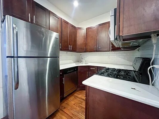 Foto del edificio - 272 Sumpter St