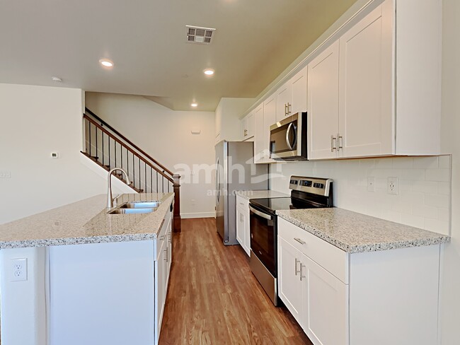 Building Photo - 338 Palazza Reserve Place