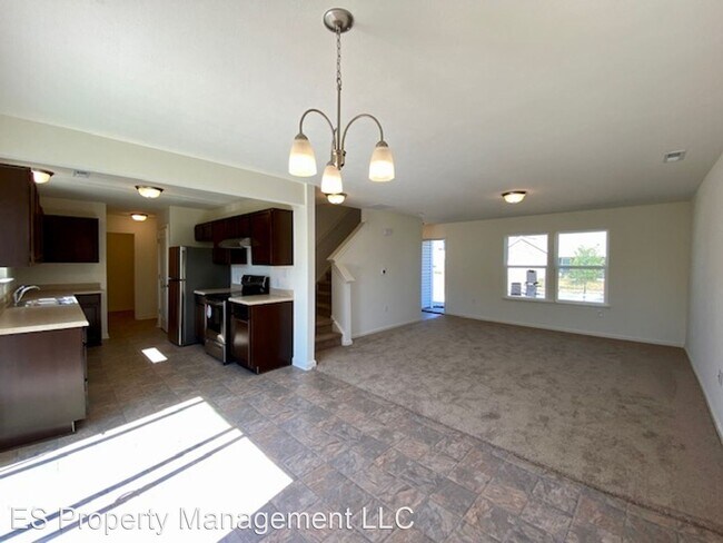 Building Photo - 4 br, 2.5 bath House - 6410 Avacado Dr.