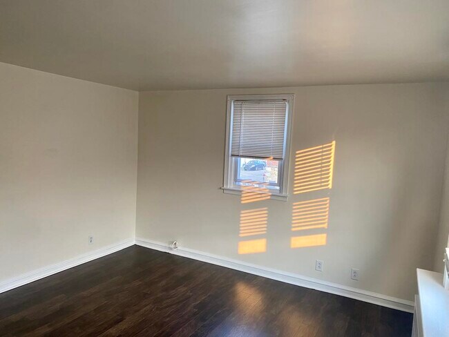 Sala de estar - 4345 Oakmont St