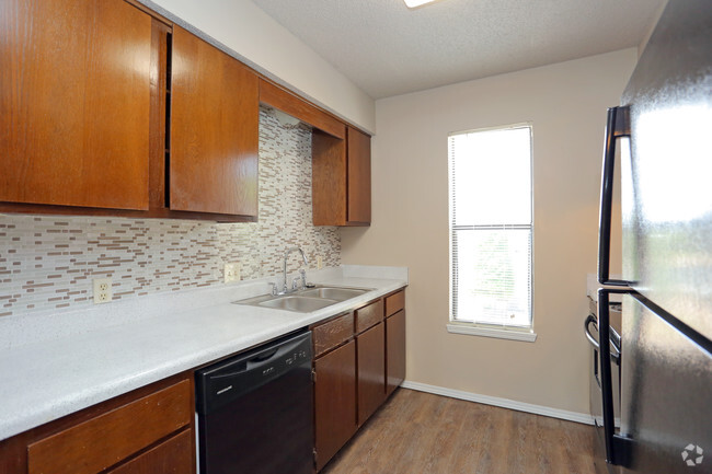 2bd Flat Kitchen - Bridgeport Apartments