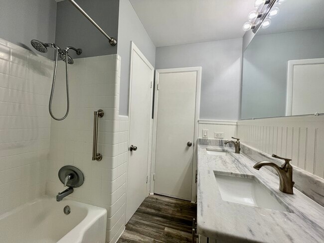 Building Photo - 2192 Belmar Dr