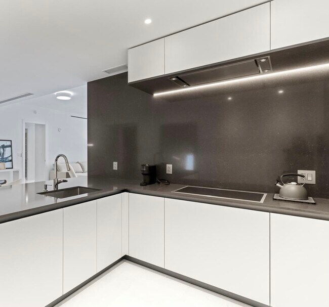 Foto del edificio - 300 Biscayne Boulevard Way