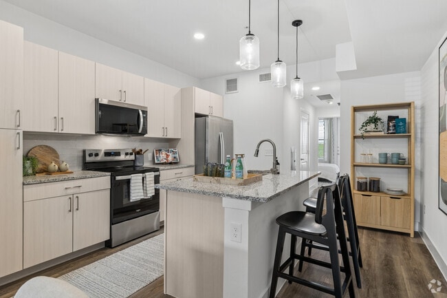 2BR, 2BA - 1,240SF - Kitchen - Loyola Junction
