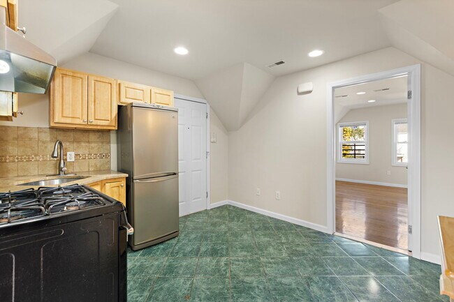 Building Photo - 204 Dodd St