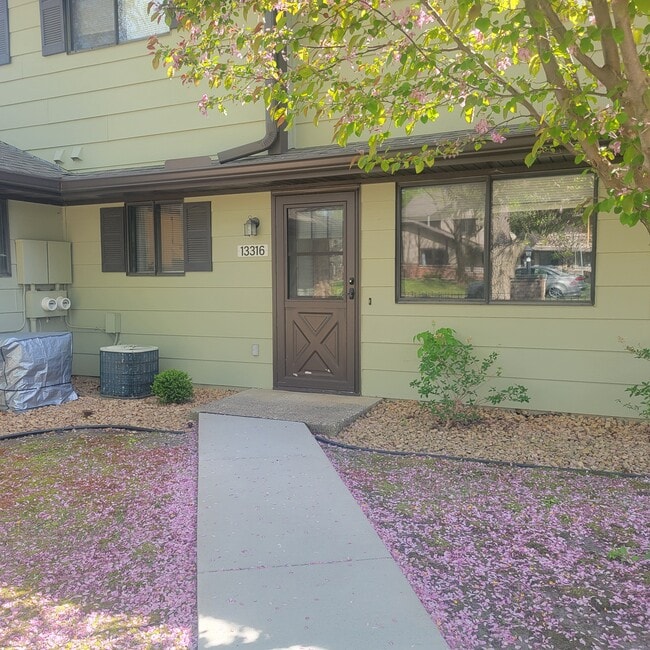 Building Photo - 13316 Zenith Ln