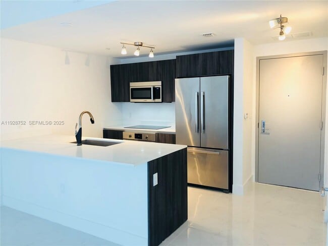 Building Photo - 488 NE 18th St